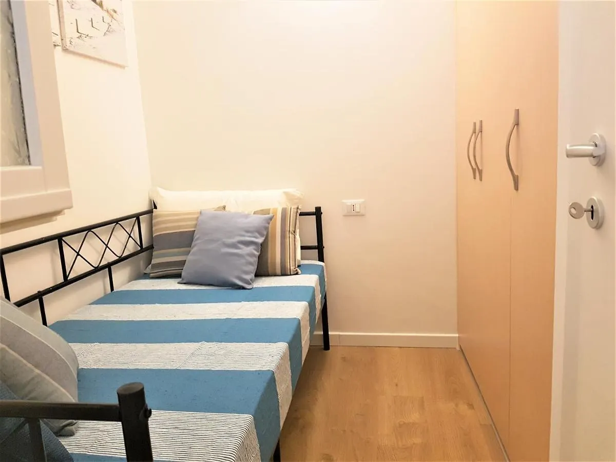 Holiday home Sweet Honey Apartment Raffa